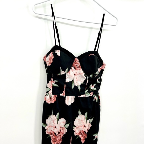 Floral Romper - Picture 10 of 16